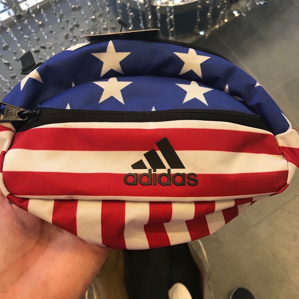 VINTAGE ADIDAS USA FANNY PACK 🇺🇸
